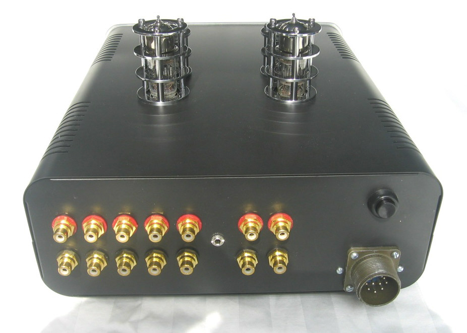 Aikido_Preamp_rear_view_040807