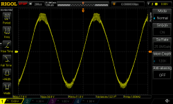 1kHz_into_clipping_at_TDA7492P_output_into_4R_bt_input_signal_lowest_gain.png